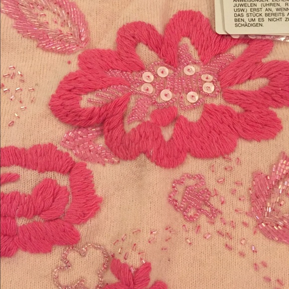 NWT women’s wool cashmere blend sweater, s.M - Picture 2 of 6